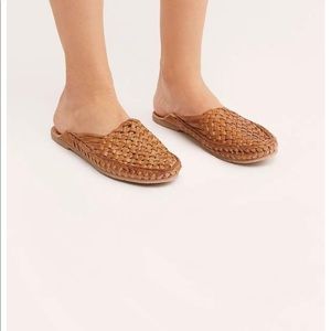 Decon Huarache Matisse flats